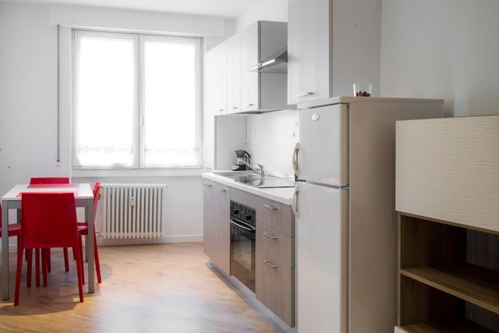 B&B Gocciadoro 26 Nuovo, Climatizzato, Zona Ospedale, Posto Auto Trento Ngoại thất bức ảnh